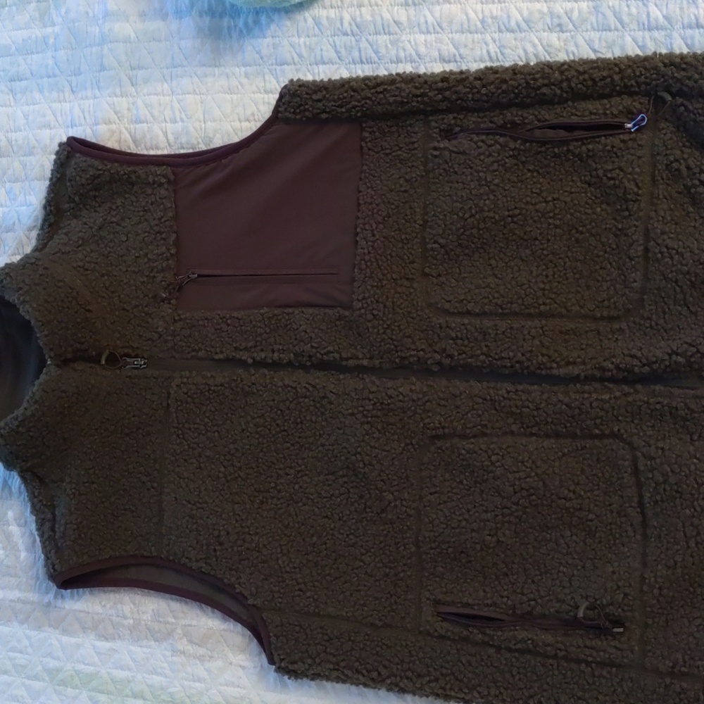 Telluride Clothing Sherpa and fleece vest, size M